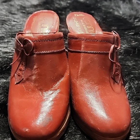 Connie Women's Red Heeled Mules. Lightly Used. Size 8M. - Picture 3 of 8
